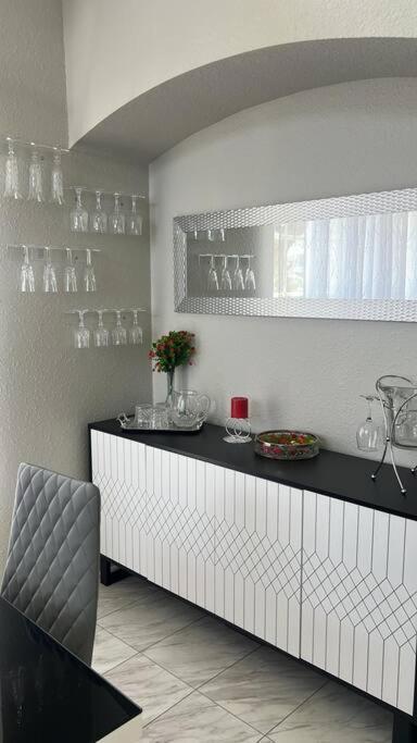 Beautiful Near Disney, Heated Pool, Bbq, 4 Bedrooms Holiday home Kissimmee
