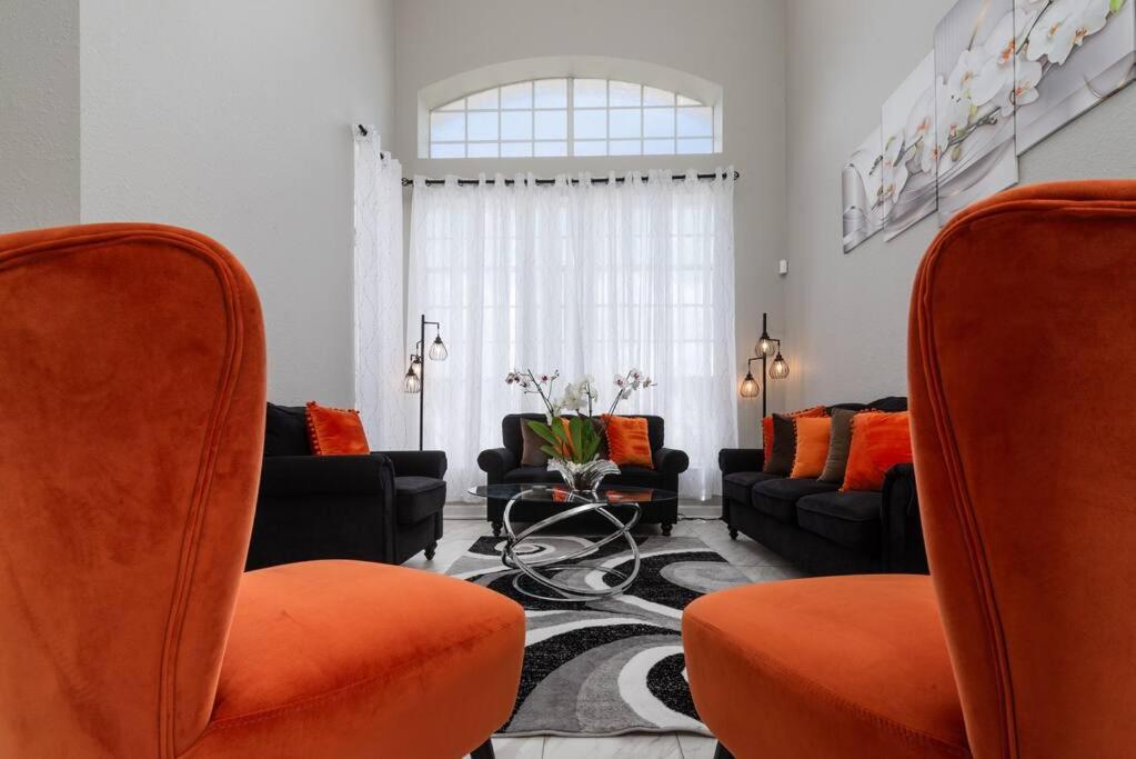 Beautiful Near Disney, Heated Pool, Bbq, 4 Bedrooms * Kissimmee